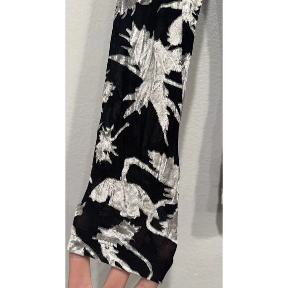 St Michael Marks & Spencer Velvet Burnout Long Sleeve Top Whimsigoth Foliage - Picture 5 of 10